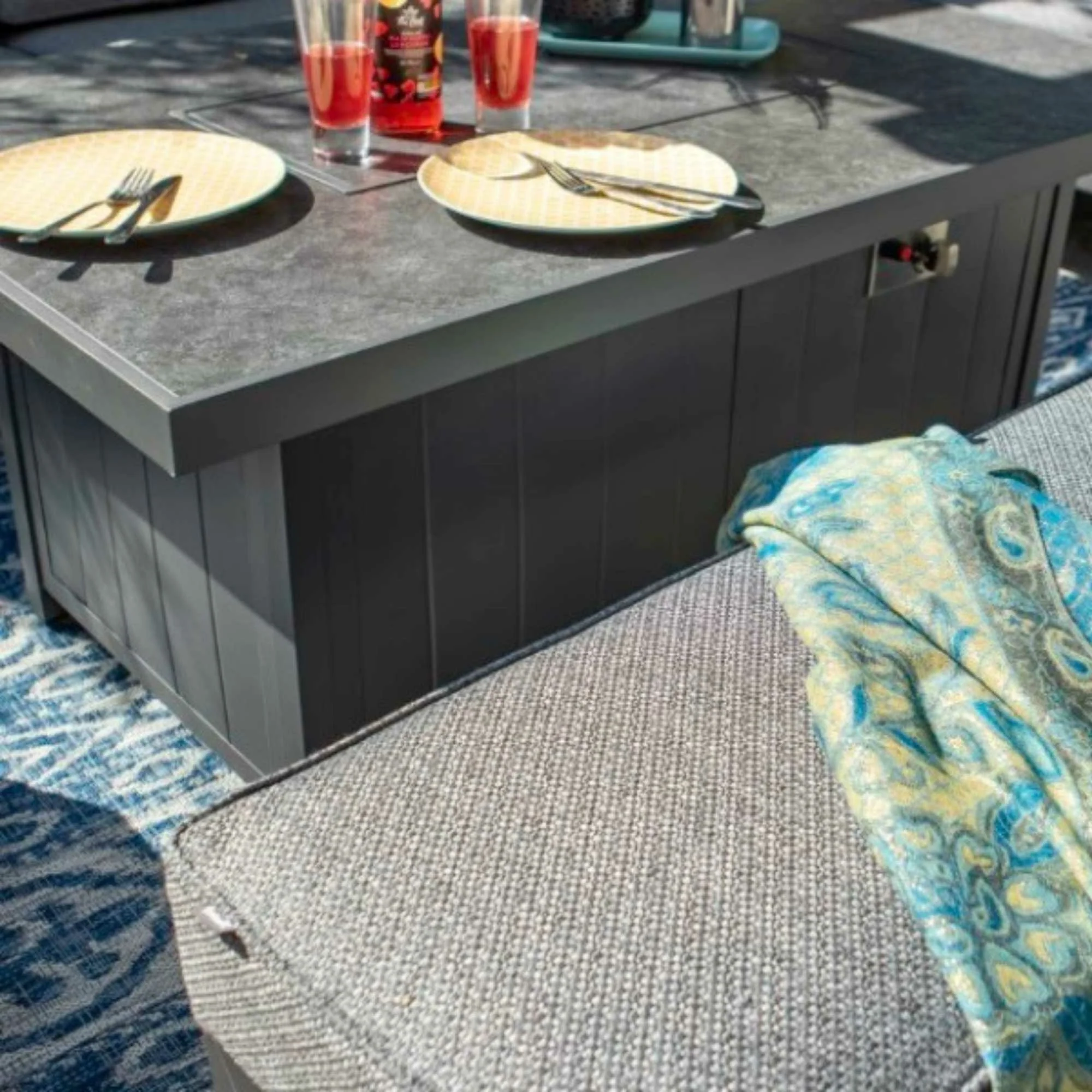 Hartman Aurora Lounge Set With Gas Fire Pit - Image 3