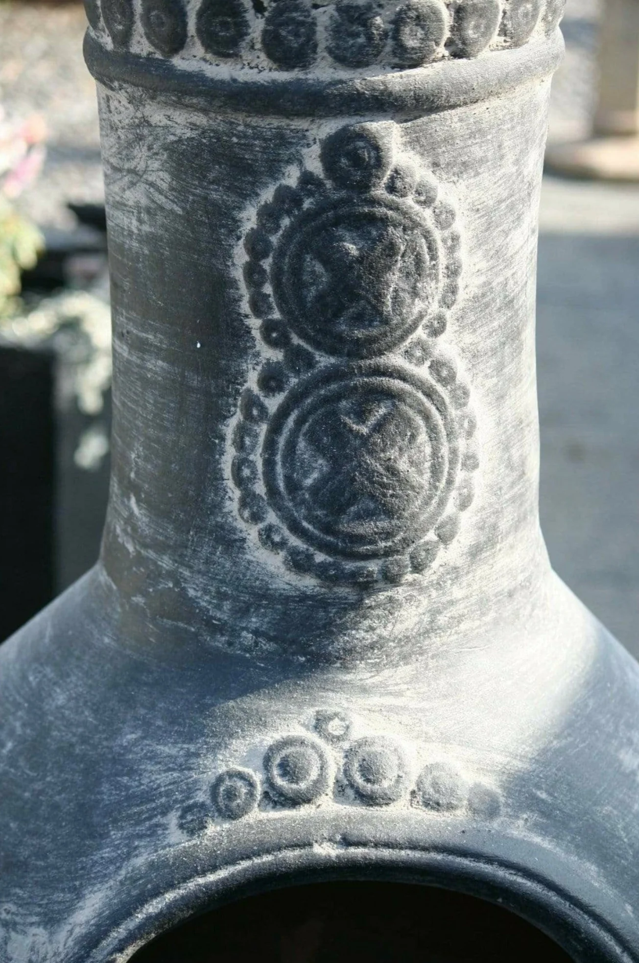 Gardeco Azteca XL Mexican Chimenea Rustic Charcoal Grey - Image 4