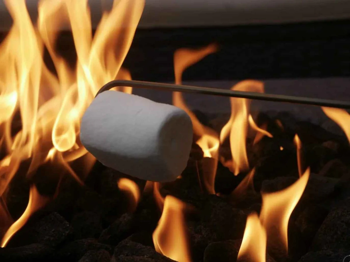 Brightstar Fires Marshmallow Toasting Swords - Image 6