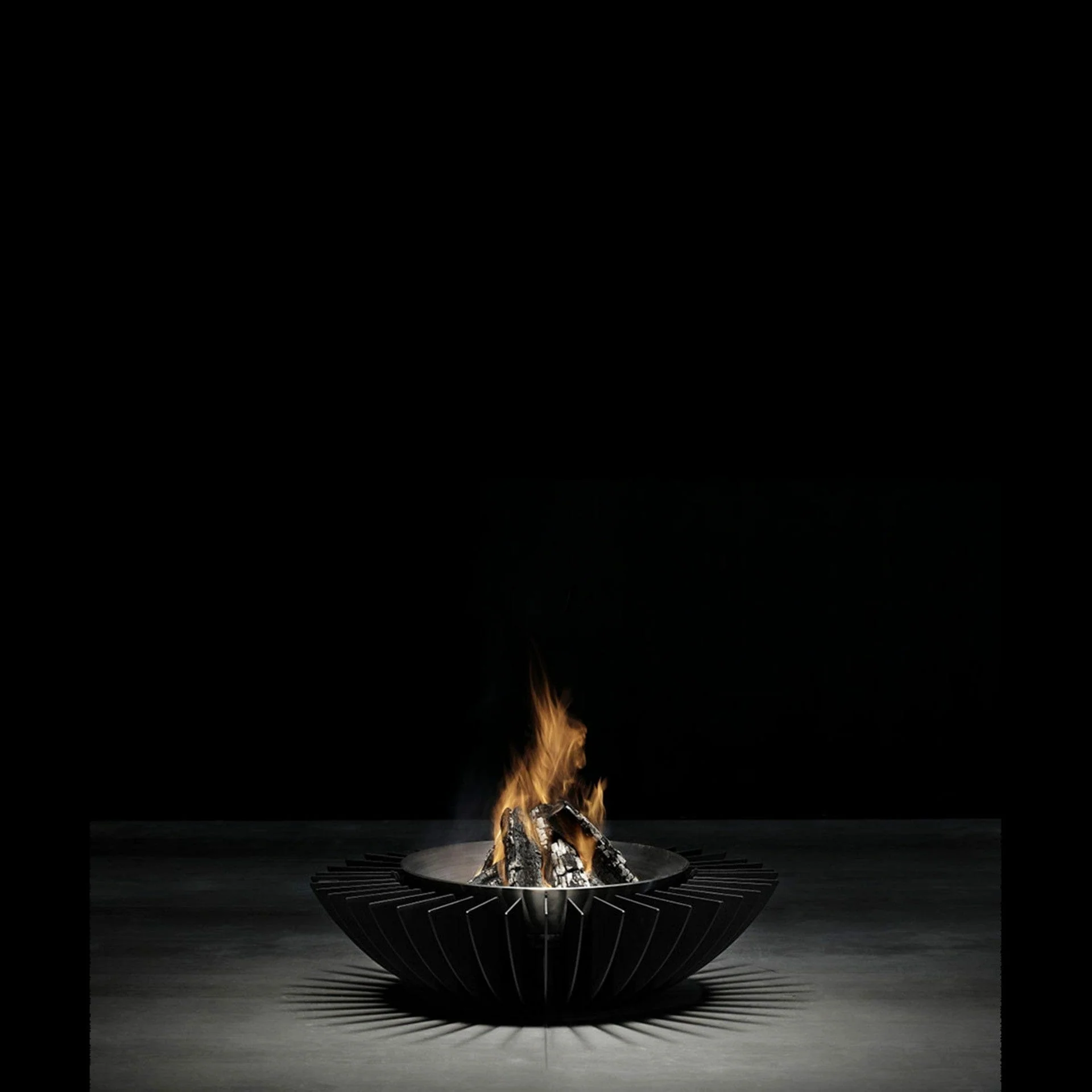 GlammFire Cosmo 13 Wood Burning Fire Pit - Image 3