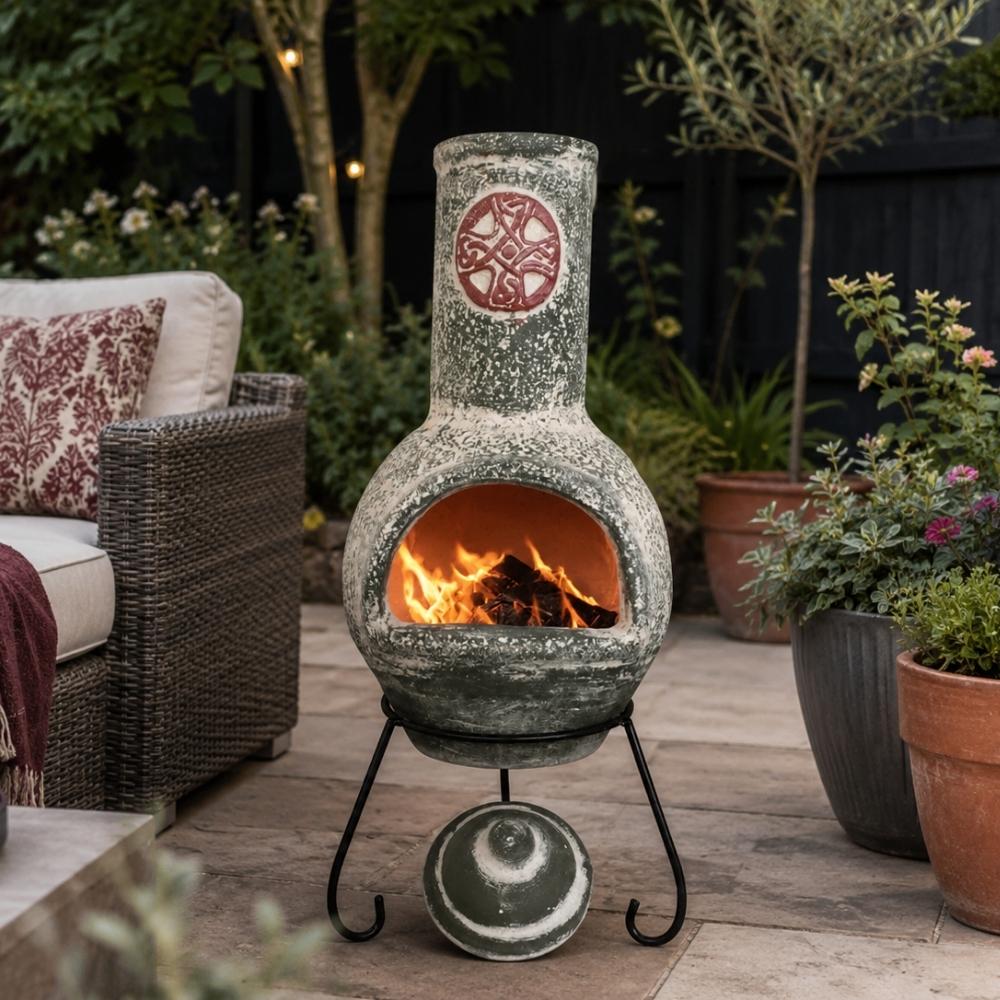 Gardeco Cruz Large Mexican Clay Chimenea in Green with Stand - Image 3