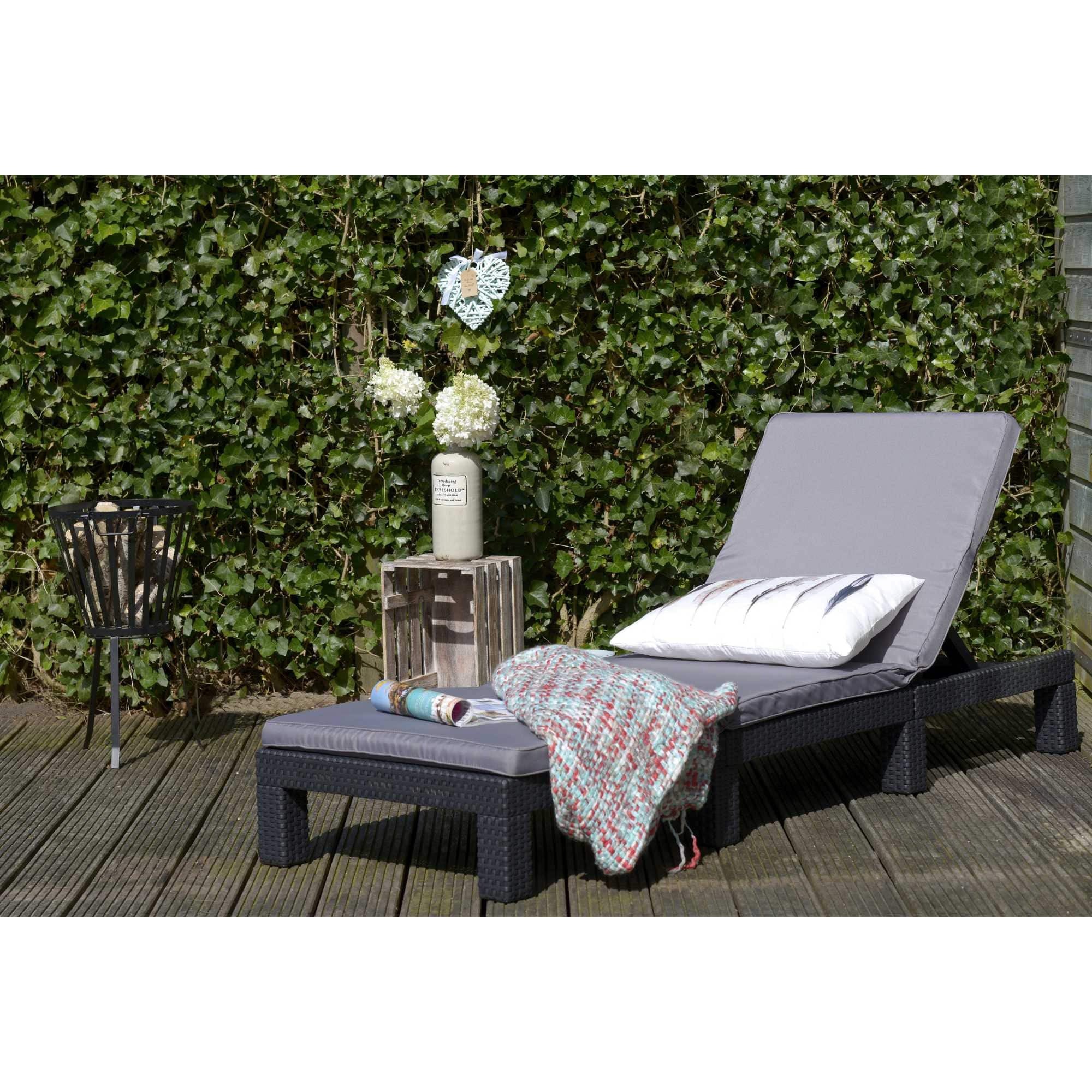 Keter Daytona Lounger with Grey Cushions - Image 4