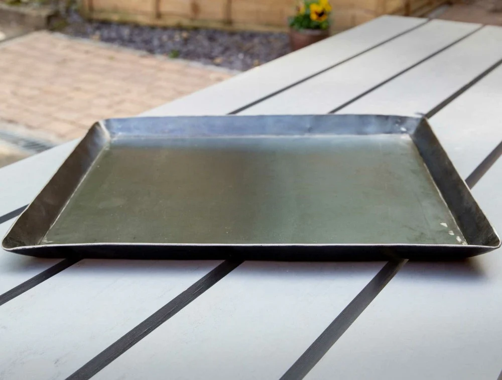 Delivita Black Iron Cooking Dish for Outdoor Pizza Ovens - Image 3