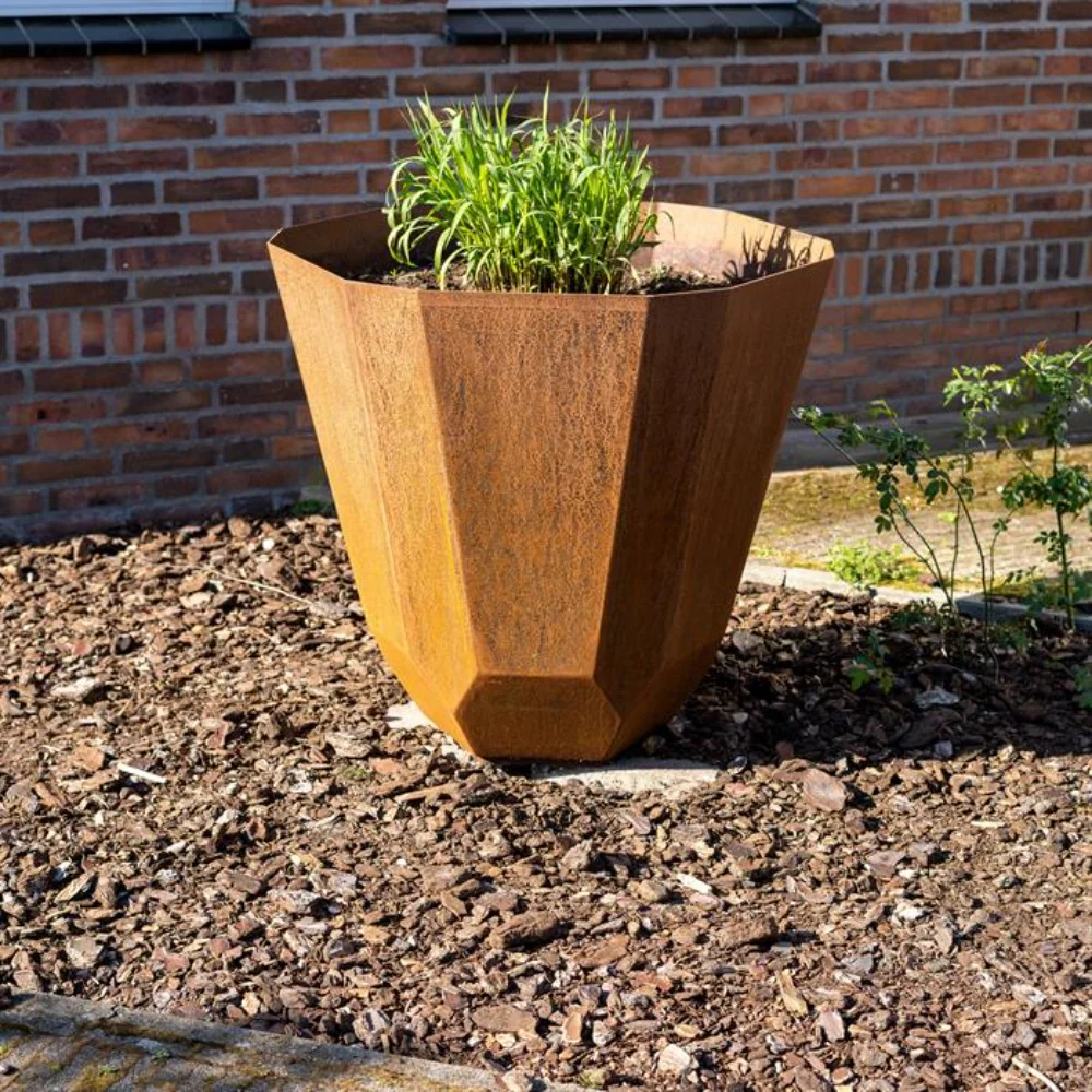 Dipott Facet Corten Steel Planters - Image 3
