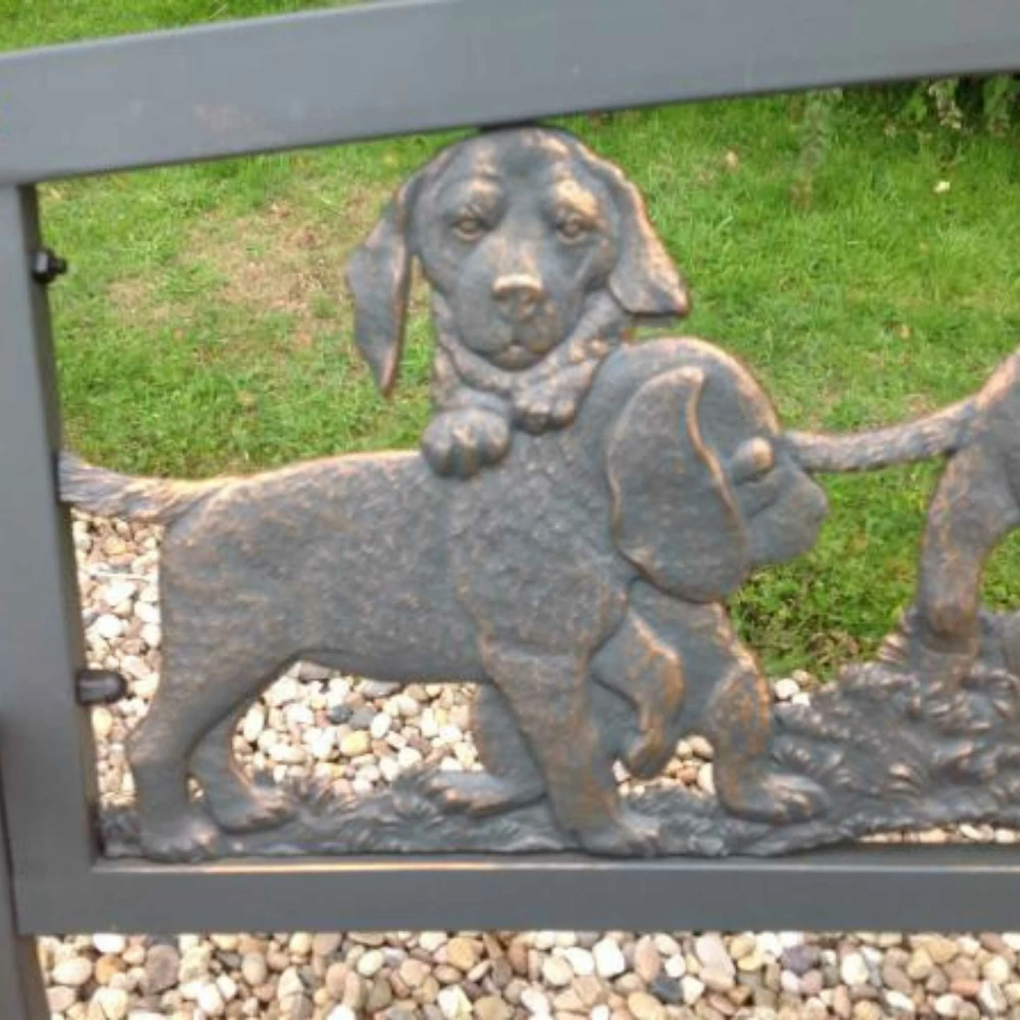 Gardeco Cast Iron Bench Puppies - Image 3